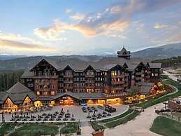 Expansive 4 Bedroom Ski in, Ski out One Ski Hill Residence Located at 