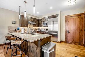 One Bedroom Luxury Condo on Main Street in Downtown Breckenridge