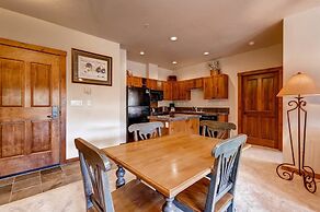 1 Bedroom Mountain View Condo Located in Historic Downtown Breckenridg