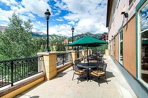 1 Bedroom Mountain View Condo Located in Historic Downtown Breckenridg