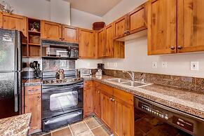 1 Bedroom Mountain View Condo Located in Historic Downtown Breckenridg