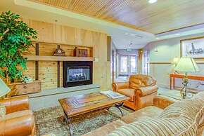 1 Bedroom Mountain Chic Condo in River Run Village Just a Short Walk t