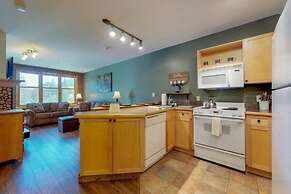1 Bedroom Mountain Chic Condo in River Run Village Just a Short Walk t