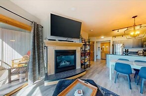 1 Bedroom Mountain Chic Condo in River Run Village Just a Short Walk t