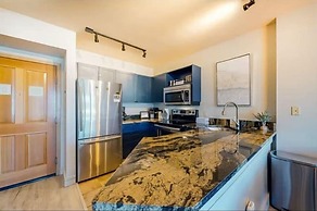 1 Bedroom Mountain Chic Condo in River Run Village Just a Short Walk t