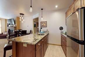 2 Bedroom Colorado Mountain Vacation Rental in River Run Village With 