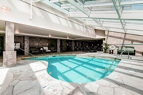 Luxury 2 Bedroom Ski in, Ski out One Ski Hill Residence Located at the