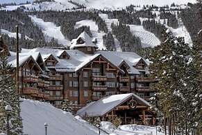 Luxury 2 Bedroom Ski in, Ski out One Ski Hill Residence Located at the