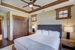 Luxury 3 Bedroom Ski in, Ski out  One Ski Hill Residence Located at th