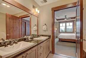 Luxury 1 Bedroom Ski in, Ski out One Ski Hill Residence Located at the