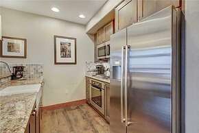 Luxury 1 Bedroom Ski in, Ski out One Ski Hill Residence Located at the