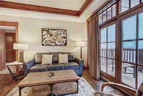 Luxury 1 Bedroom Ski in, Ski out One Ski Hill Residence Located at the