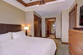 Luxury 1 Bedroom Ski in, Ski out One Ski Hill Residence Located at the
