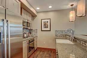 Luxury 1 Bedroom Ski in, Ski out One Ski Hill Residence Located at the
