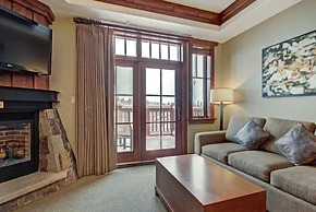 Luxury 1 Bedroom Ski in, Ski out One Ski Hill Residence Located at the