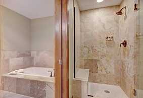 Luxury 1 Bedroom Ski in, Ski out One Ski Hill Residence Located at the