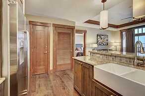 Luxury 1 Bedroom Ski in, Ski out One Ski Hill Residence Located at the