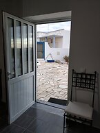 Sleep & Go Faro Airport Guest House