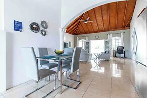 Runaway Bay Gem Villa