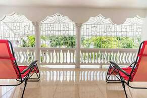 Runaway Bay Gem Villa