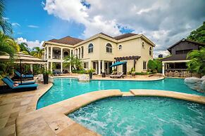 Orchids & Palms Villa