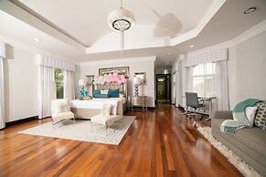 Orchids & Palms Villa