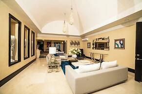 Orchids & Palms Villa