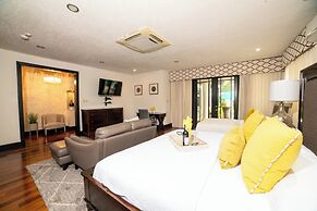 Orchids & Palms Villa