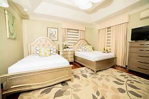 Orchids & Palms Villa