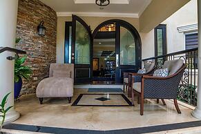 Orchids & Palms Villa