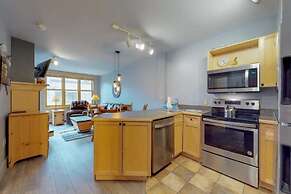 1 Bedroom Mountain Condo in River Run Village with Beautiful Mountain 