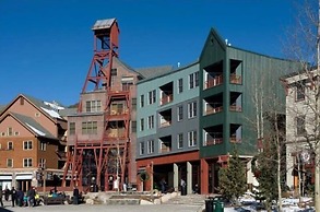 1 Bedroom Mountain Condo in River Run Village with Beautiful Mountain 