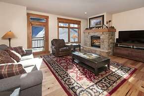 Premier 2 Bedroom Ski in, Ski out Lone Eagle Condo With the Best Acces