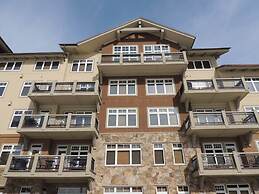 Premier 2 Bedroom Ski in, Ski out Lone Eagle Condo With the Best Acces