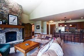 Premier 4 Bedroom Ski in, Ski out Lone Eagle Condo With the Best Acces