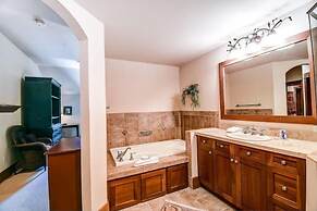 Premier 4 Bedroom Ski in, Ski out Lone Eagle Condo With the Best Acces