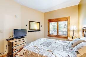 1 Bedroom Colorado Vacation Rental in River Run Village Steps from the