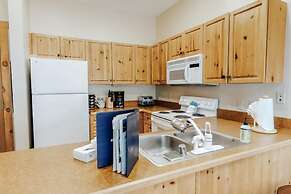 1 Bedroom Colorado Vacation Rental in River Run Village Steps from the