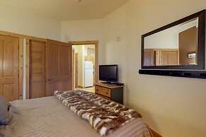 1 Bedroom Colorado Vacation Rental in River Run Village Steps from the