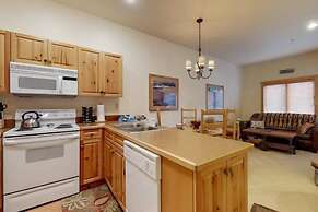 1 Bedroom Colorado Vacation Rental in River Run Village Steps from the