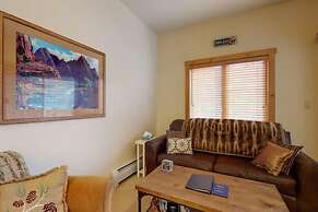 1 Bedroom Colorado Vacation Rental in River Run Village Steps from the