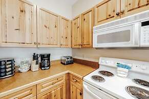 1 Bedroom Colorado Vacation Rental in River Run Village Steps from the