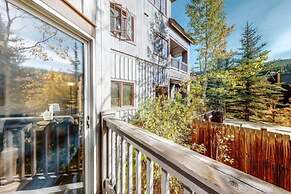 1 Bedroom Colorado Vacation Rental in River Run Village Steps from the