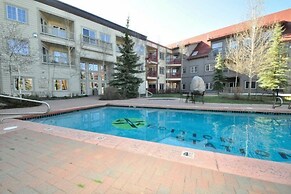 1 Bedroom Colorado Vacation Rental in River Run Village Steps from the