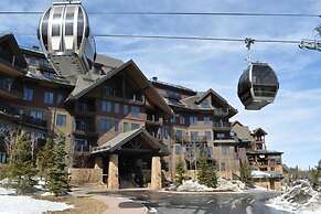 Crystal Peak Lodge 4 Bedroom Ski in, Ski out Slopeside Condo at the Ba