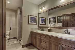 Crystal Peak Lodge 4 Bedroom Ski in, Ski out Slopeside Condo at the Ba
