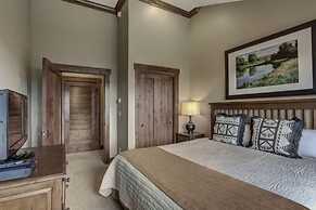 Crystal Peak Lodge 4 Bedroom Ski in, Ski out Slopeside Condo at the Ba