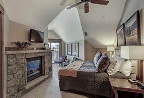 Crystal Peak Lodge 4 Bedroom Ski in, Ski out Slopeside Condo at the Ba