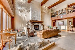 2 Bedroom Colorado Vacation Rental situated in River Run Village Steps