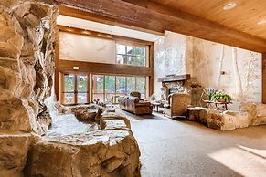 2 Bedroom Colorado Vacation Rental situated in River Run Village Steps